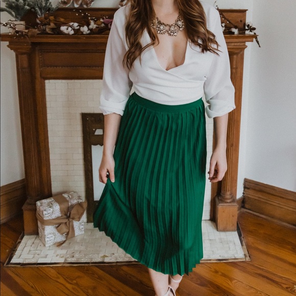 NWT Green Pleated Midi Skirt - Picture 3 of 16